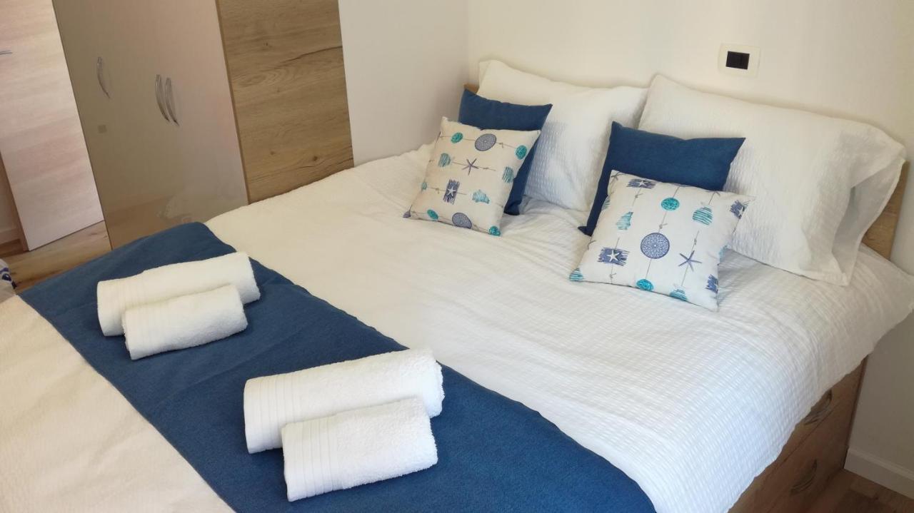 Apartmaji Apollonio Izola Exteriör bild